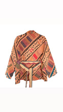 Indlæs billede til gallerivisning Unika jakker lavet af Patchwork tæpper 🫶 med bælte som kan bruges både for og bag