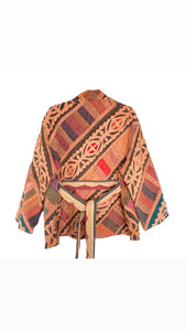 Unika jakker lavet af Patchwork tæpper 🫶 med bælte som kan bruges både for og bag