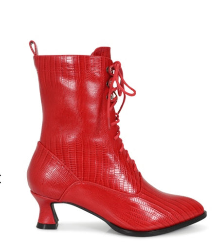 Fede røde støvler i lækkert feminint look !o